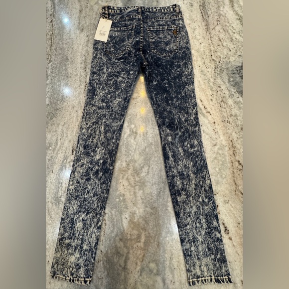 NWT VIP 11/12 Dark Acid Wash Skinny Jeans - Picture 5 of 5